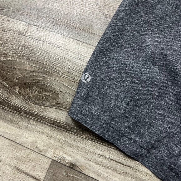 Lululemon Athletic T.H.E. Short Linerless 9” Heathered Greyt Coal Men’s Size S - Picture 8 of 9